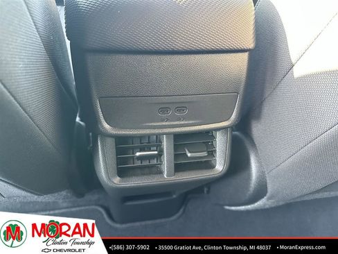 Used 2025 Chevrolet Equinox LT image 21