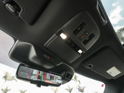 Used 2025 Nissan Armada Platinum image 20