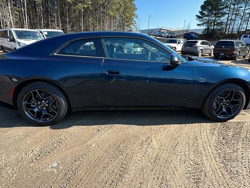 Used 2024 Dodge Charger R/T w/ Plus Group image 7