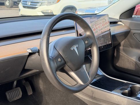 Used 2020 Tesla Model 3 Standard Range Plus image 14