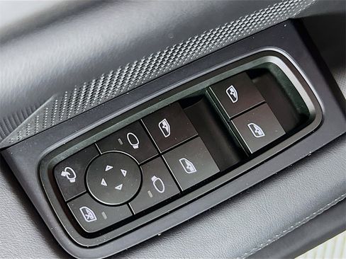 New 2026 Porsche Taycan image 20