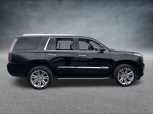 Used 2017 Cadillac Escalade Luxury image 5