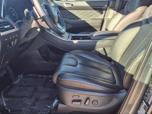 Used 2022 Hyundai Palisade Calligraphy w/ Winter Package image 16