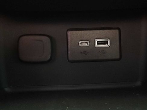 Used 2023 GMC Acadia SLE w/ Driver Convenience Package image 31