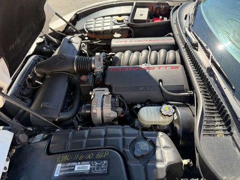 Used 2001 Chevrolet Corvette Coupe w/ Preferred Equipment Group2 image 19