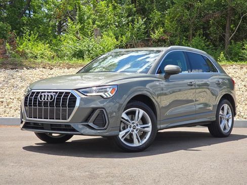 Certified 2023 Audi Q3 2.0T Premium Plus w/ Premium Plus Package AWD/4WD image 2