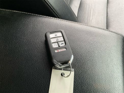 Used 2020 Honda CR-V Touring image 39