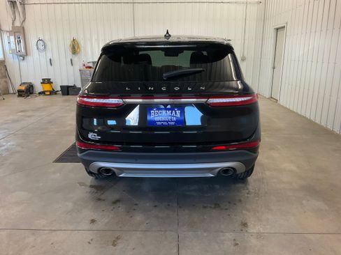 Used 2025 Lincoln Corsair AWD w/ Equipment Group 101A image 4