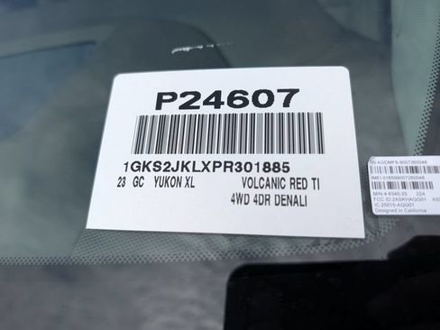 Used 2023 GMC Yukon XL Denali AWD/4WD image 38