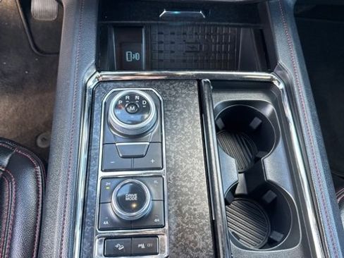 Used 2024 Ford Expedition Limited image 22