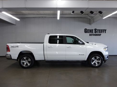 Used 2024 RAM 1500 Laramie AWD/4WD image 3