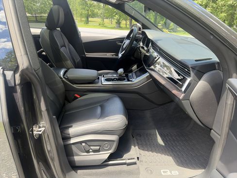 Used 2020 Audi Q8 Premium Plus w/ Premium Plus Package AWD/4WD image 5