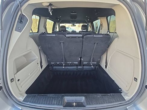 Used 2019 Dodge Grand Caravan SXT FWD image 39