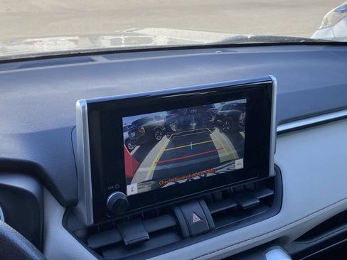 Certified 2025 Toyota RAV4 XLE FWD image 8