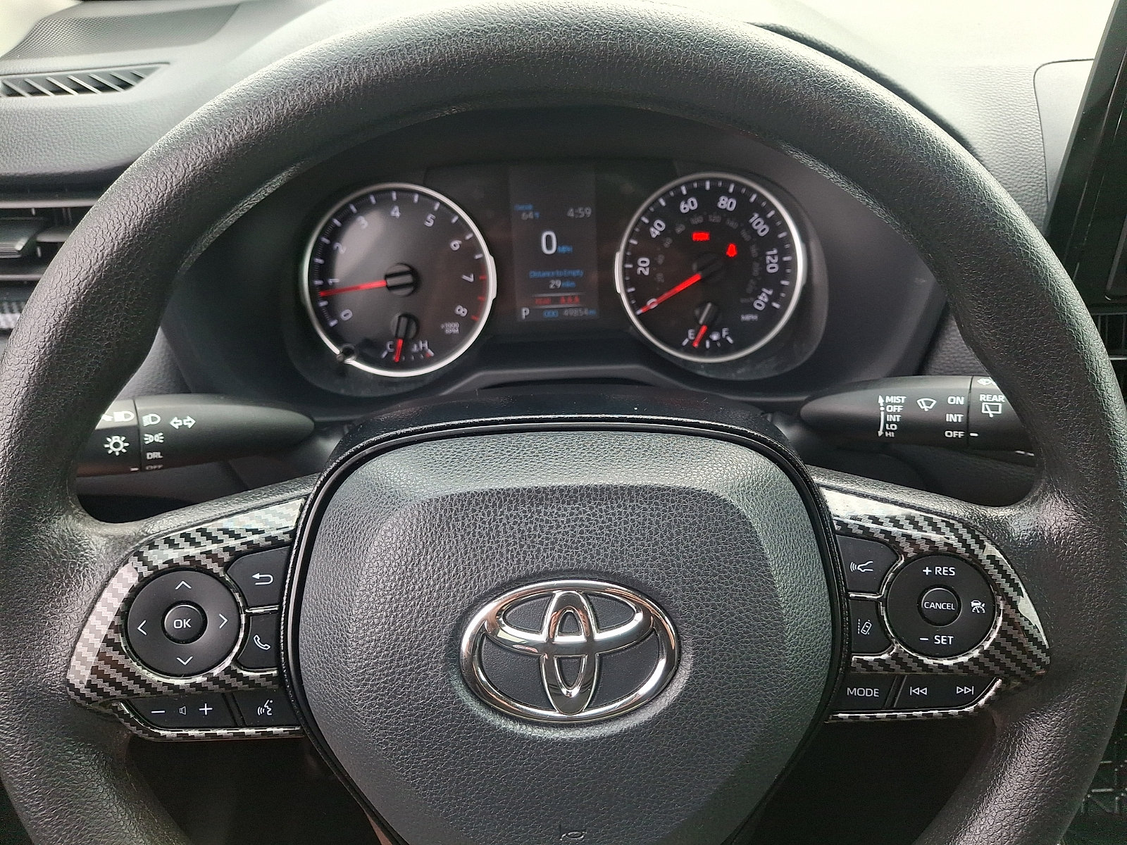 Used 2021 Toyota RAV4 LE AWD/4WD image 18