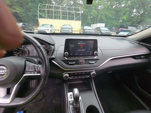 Used 2021 Nissan Altima 2.5 SR FWD image 4