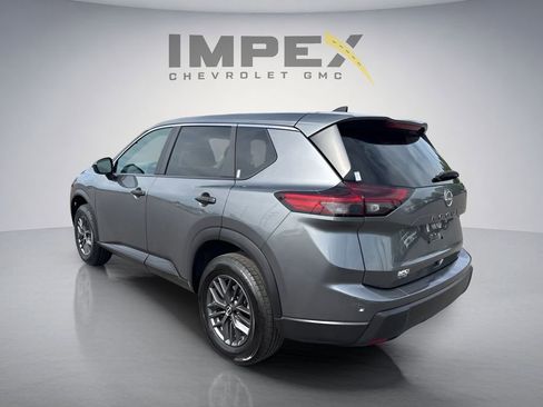 Used 2024 Nissan Rogue S FWD image 3