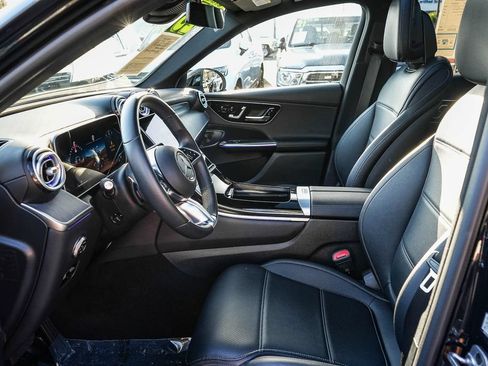 Used 2025 Mercedes-Benz GLC 300 image 17