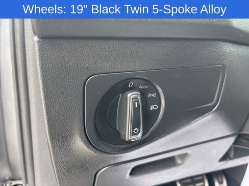 Used 2022 Volkswagen Tiguan SE R-Line FWD image 14