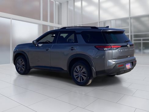 New 2025 Nissan Pathfinder SV image 4