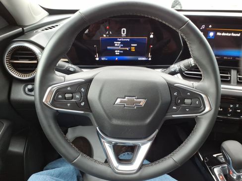 Used 2024 Chevrolet Trax ACTIV w/ Driver Confidence Package FWD image 23