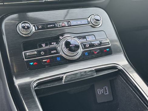 Used 2021 Lincoln Nautilus Reserve w/ Monochromatic Package image 34