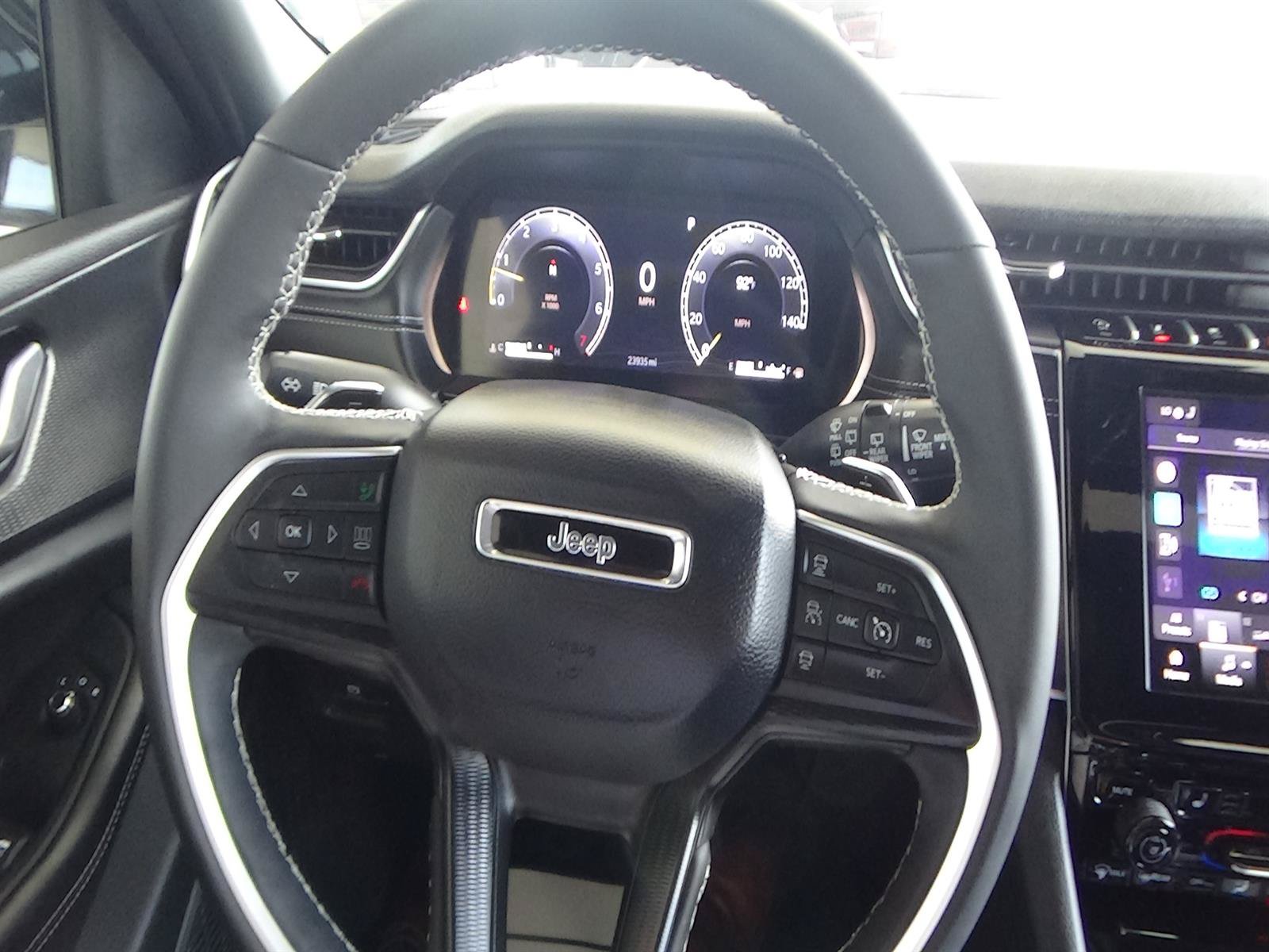 Certified 2025 Jeep Grand Cherokee L Altitude AWD/4WD image 23