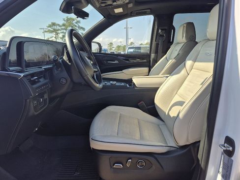 Used 2024 Cadillac Escalade Sport w/ LPO, ONYX Package image 14