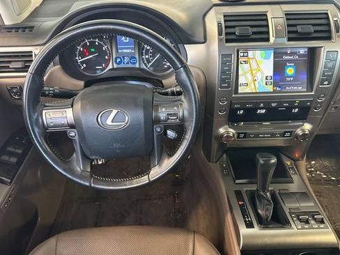 Used 2017 Lexus GX 460 w/ Navigation Package AWD/4WD image 16