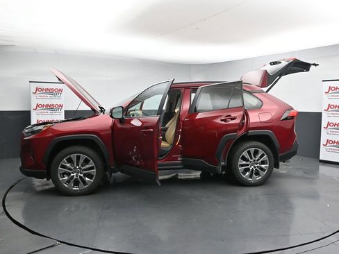 Used 2023 Toyota RAV4 XLE Premium AWD/4WD image 39