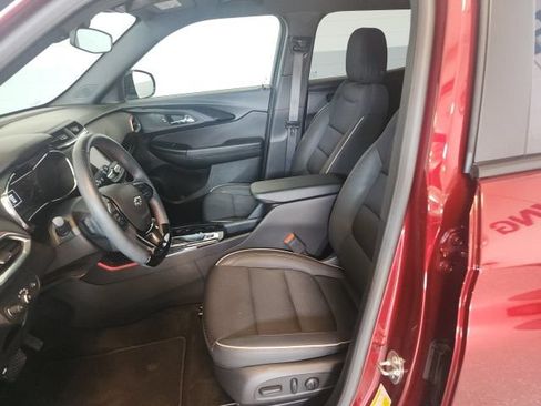 Used 2023 Chevrolet TrailBlazer RS FWD image 8