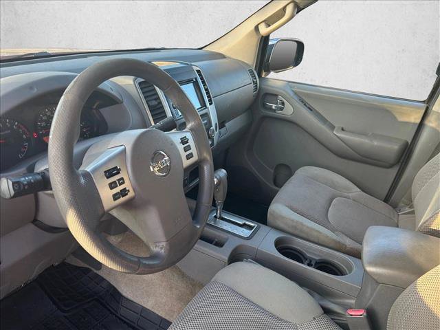 Used 2014 Nissan Frontier SV RWD image 16