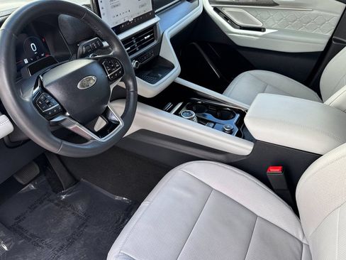 Used 2025 Ford Explorer Platinum w/ Ultimate Package RWD image 10