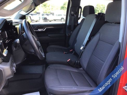 Used 2024 Chevrolet Silverado 1500 LT AWD/4WD image 32