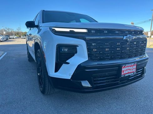 Used 2024 Chevrolet Traverse RS image 28