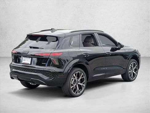 New 2026 Audi Q3 quattro 2.0T AWD/4WD image 2
