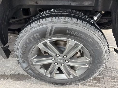 Used 2023 Ford F150 Lariat w/ Equipment Group 502A High image 7