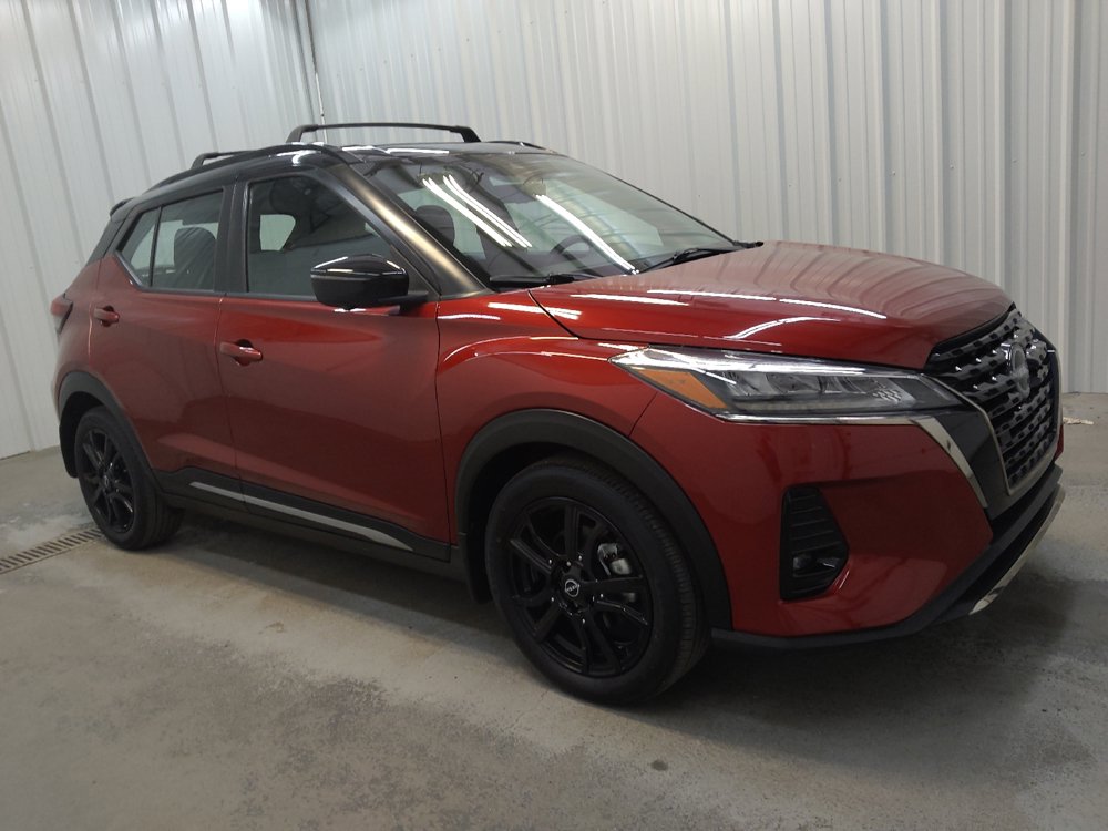 Used 2022 Nissan Kicks SR w/ Interior Electronics Package FWD image 11