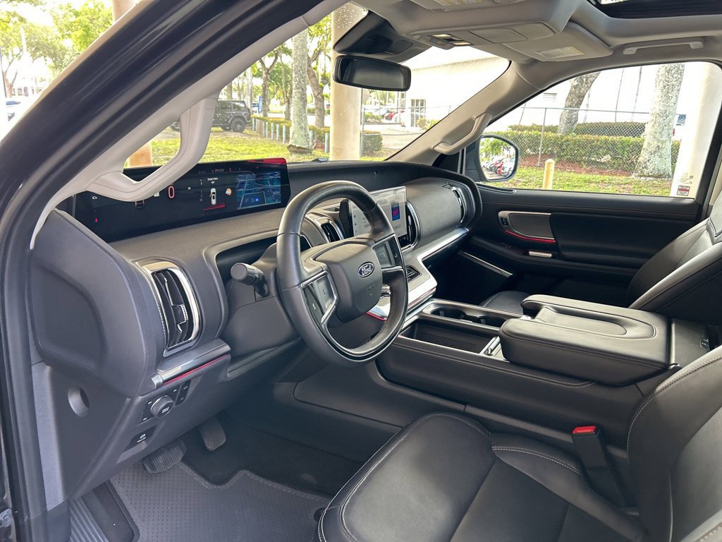 Used 2025 Ford Expedition Max Platinum AWD/4WD image 7