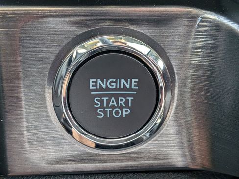 New 2026 Ford F250 Lariat w/ Black Appearance Package image 32