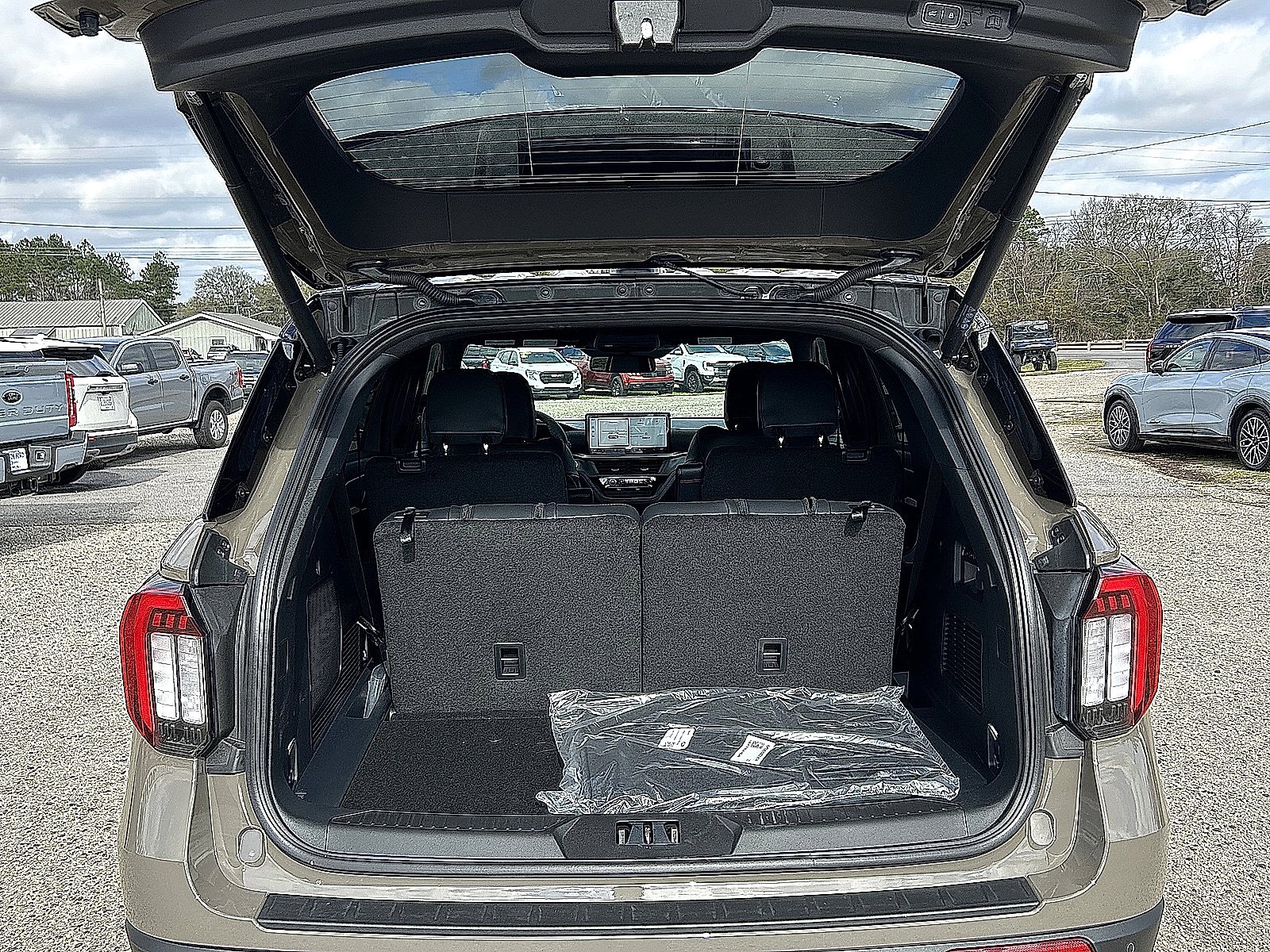 New 2026 Ford Explorer ST w/ Sun And Sound Package AWD/4WD image 6