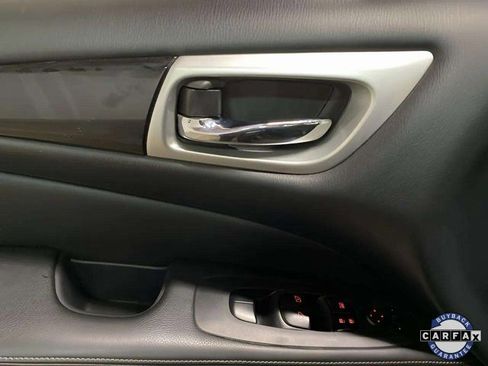 Used 2019 Nissan Pathfinder SV image 34