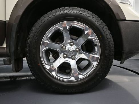 Used 2017 RAM 1500 Laramie w/ Convenience Group image 16