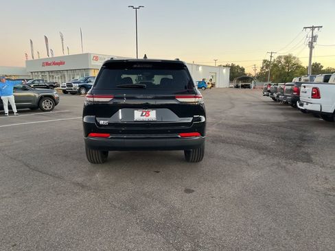 New 2025 Jeep Grand Cherokee Limited w/ Black Appearance Package image 6