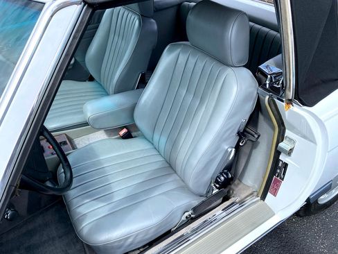 Used 1989 Mercedes-Benz 560 SL image 17