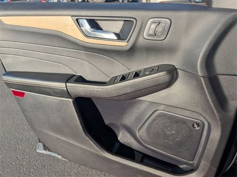 Used 2022 Ford Escape Titanium w/ Titanium Elite Package image 19