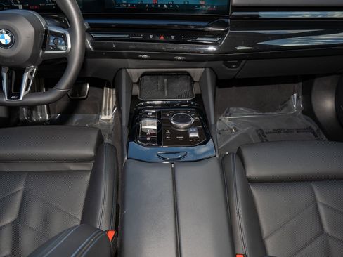 Used 2025 BMW 530i image 26