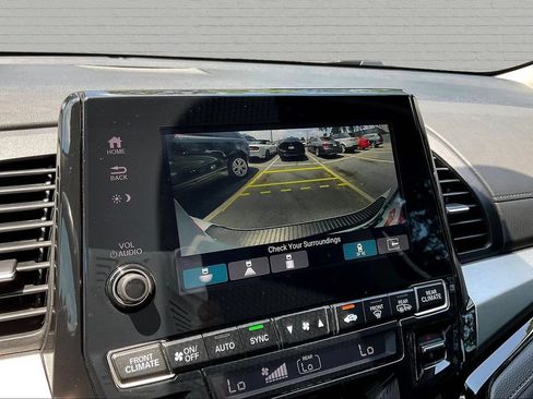 Used 2023 Honda Odyssey Touring image 13