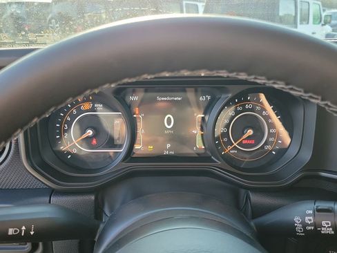 New 2026 Jeep Wrangler Unlimited Rubicon w/ Technology Group image 7