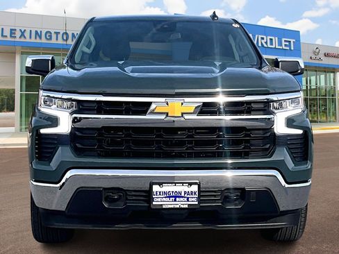 Used 2025 Chevrolet Silverado 1500 LT w/ Leather Package image 3